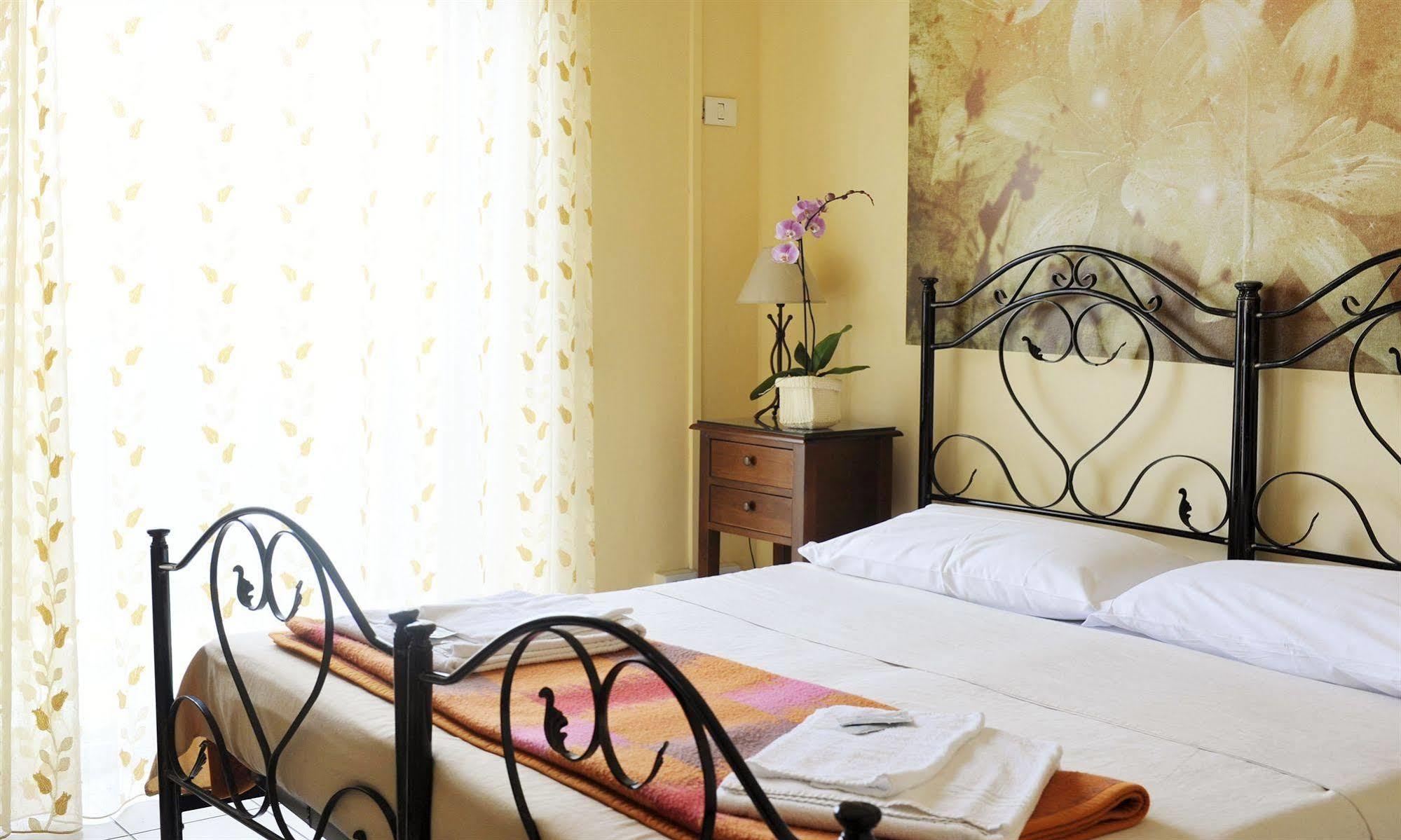 Sicilia Home B&B Catania Bagian luar foto