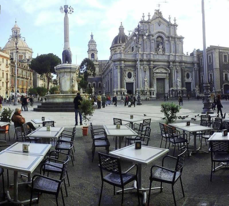 Sicilia Home B&B Catania Bagian luar foto