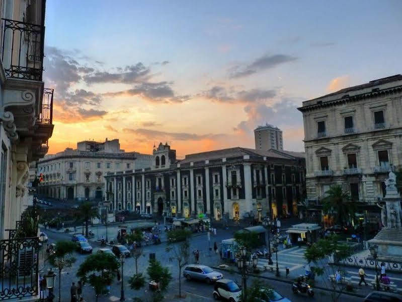 Sicilia Home B&B Catania Bagian luar foto