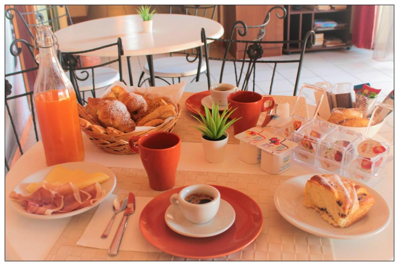 Sicilia Home B&B Catania Bagian luar foto